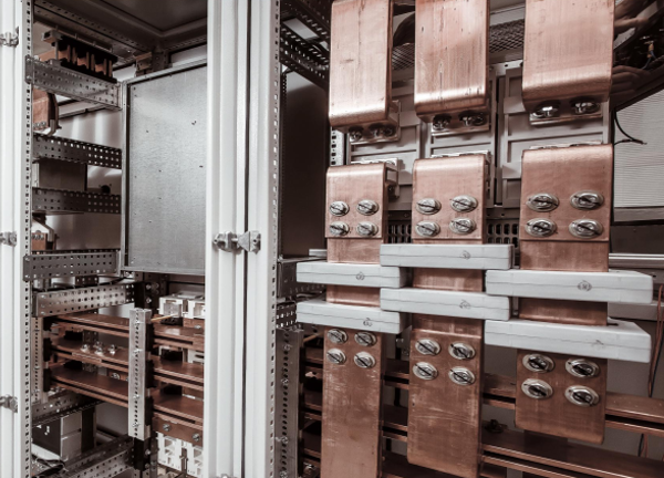 Busbars in switchgear panel